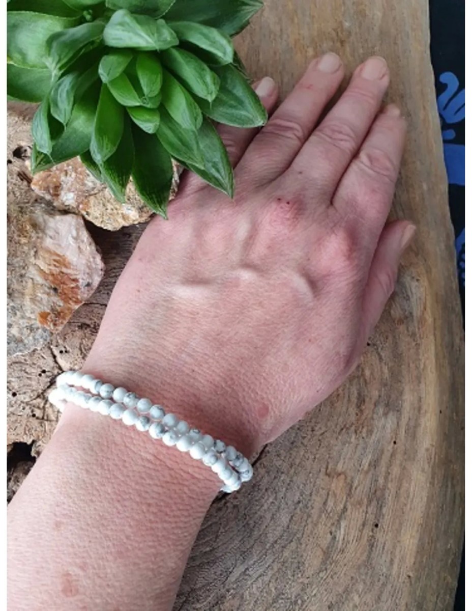 Howliet wit kralenarmband 4 mm - Afbeelding 2