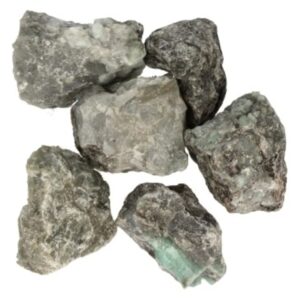 Smaragd 250 gr. ruwe brokjes