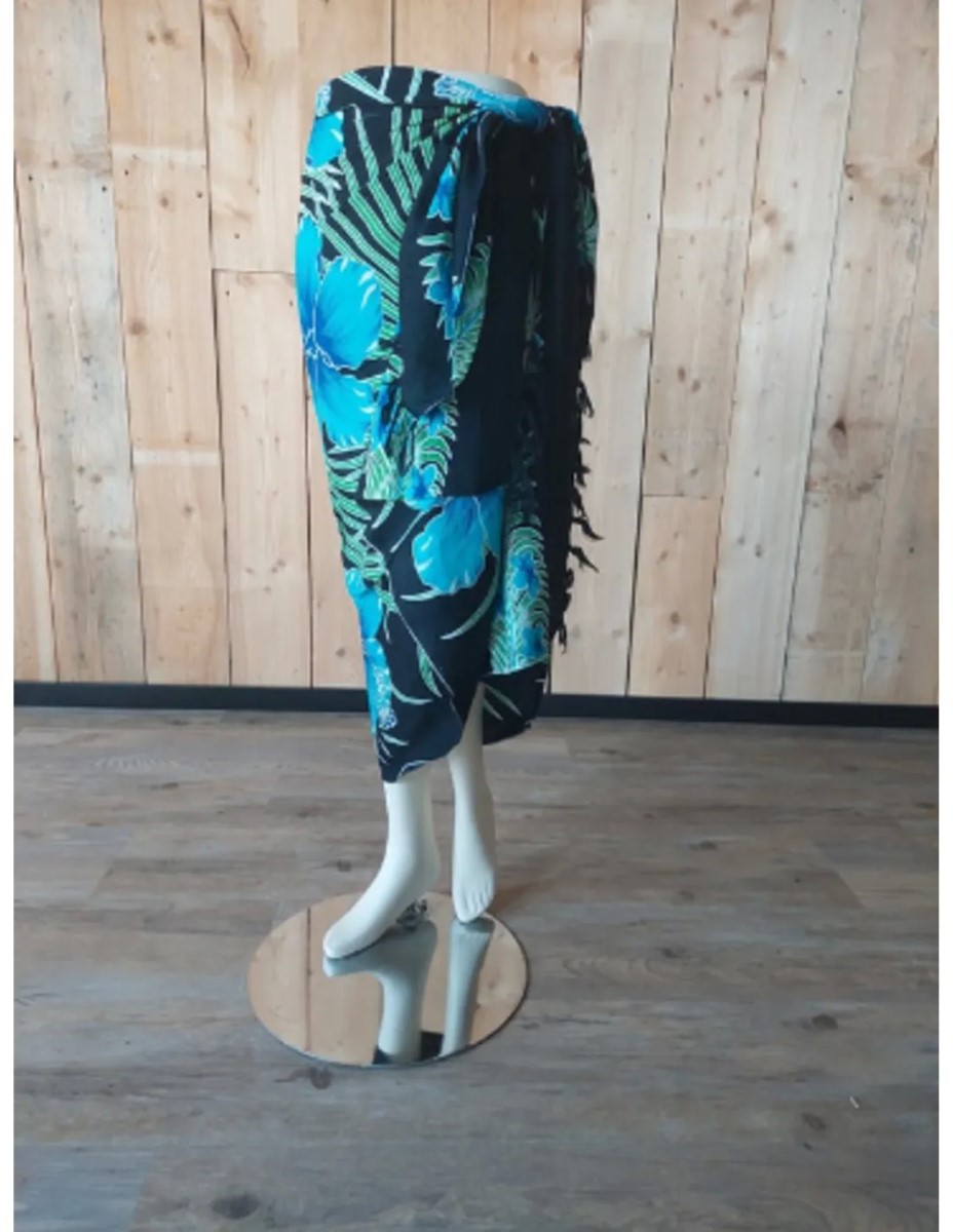 Sarong - 016 - Bloemen blauw van Om Namaste - Pareo Saunadoek Wikkeljurk - Afbeelding 2