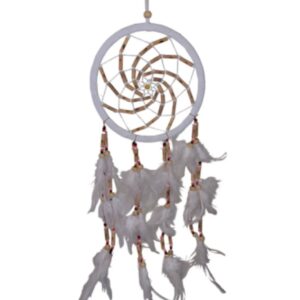 Dromenvanger wit Suede met bamboe kralen 17cm